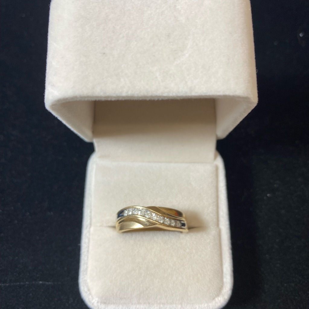 Solid 10k Yellow Gold 10 Diamonds Band. Size 10.5